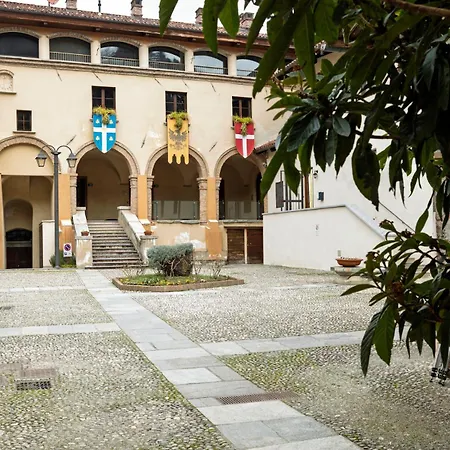 Palazzo Dei Duchi With Panoramic Terrace アパート