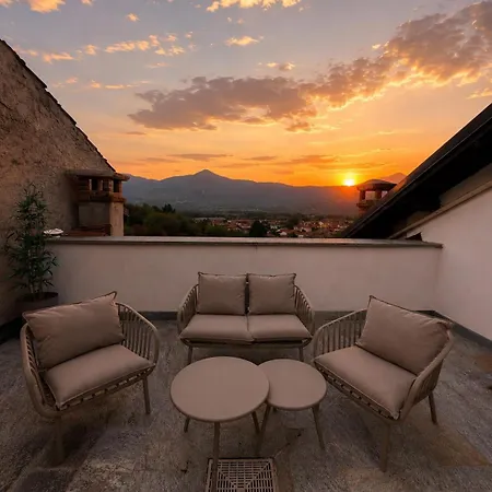 Palazzo Dei Duchi With Panoramic Terrace アパート